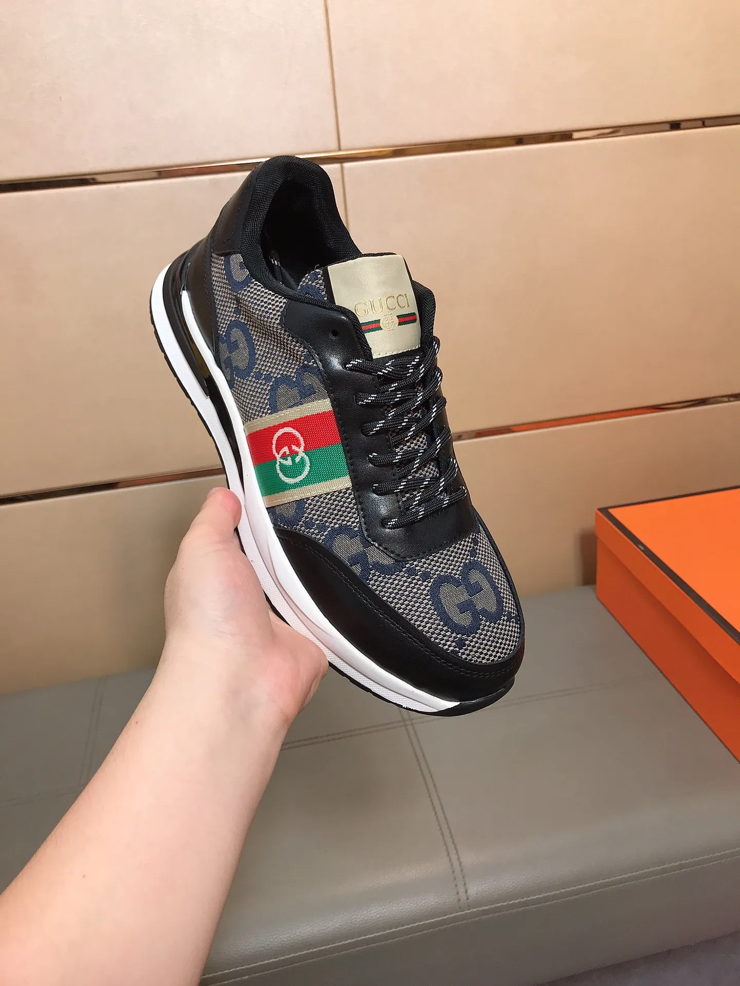 Factory price 400 👟👟💥[GUCCI] Gucci men’s casual shoes are absolutely popular 🔥The ultimate matching item for trendy men! Irresistible charm of super texture, the main recommendation, the upper is made of high-quality cowhide + brand printed fabric, sheepskin lining + feet, wear-resistant rubber sole, noble and elegant! Extremely comfortable🎁🎁You can be as handsome as you want💪 Size: 38-44!